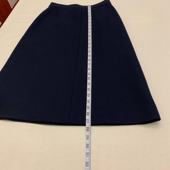 Louis Feraud set blazer (size 42) skirt (size 40) 100% wool navy - Picture 15 of 16